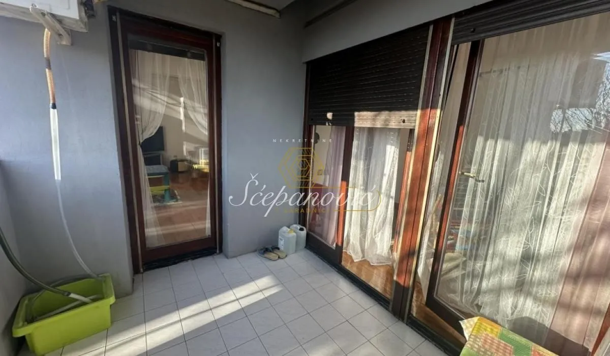 Prodaja, četvorosoban stan, 151m², Centar, Novi Sad