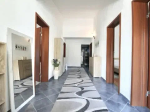 Izdavanje, trosoban stan, 130m², Čeluga, Bar - image 7