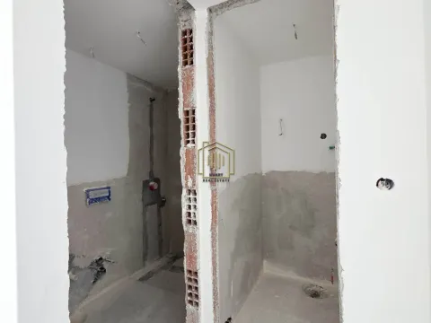 Prodaja, dvosoban stan, 71m², Stari Aerodrom, Podgorica - image 2