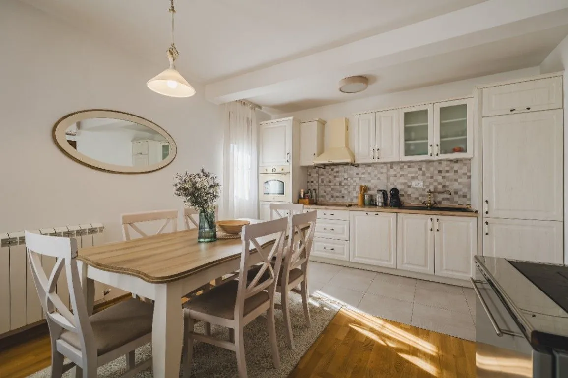 Izdavanje, kuća, 125m², Smailagića Polje, Kolašin