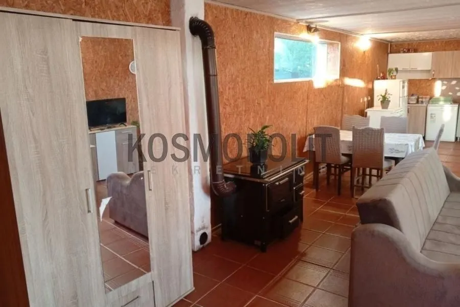 Prodaja, kuća, 172m², Zemun Ugrinovci, Zemun Sve Podlokacije