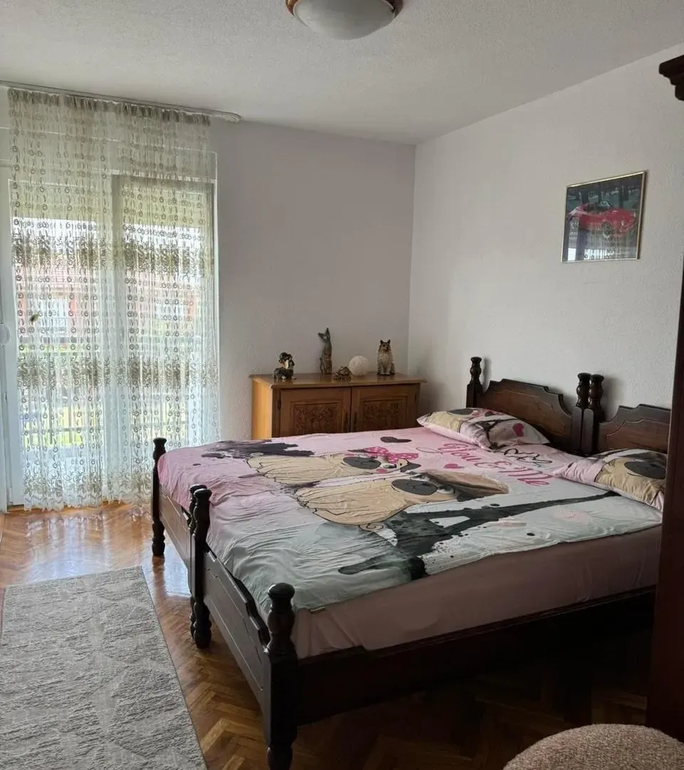 Izdavanje, dvosoban stan, 75m², Gornja Gorica, Podgorica