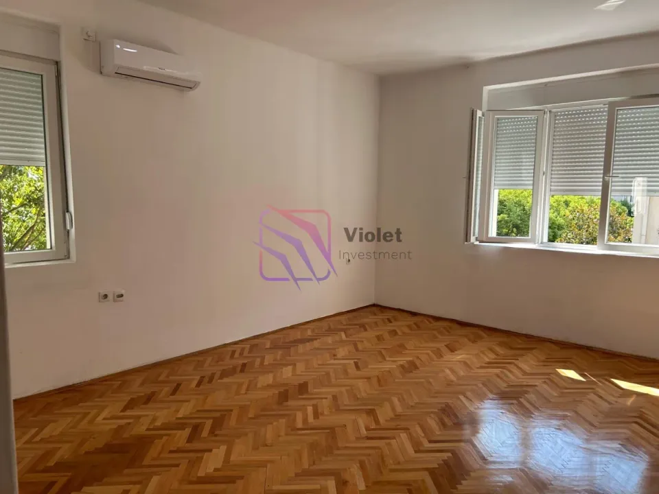 Sale, two bedroom apartment, 69m², Centar, Podgorica