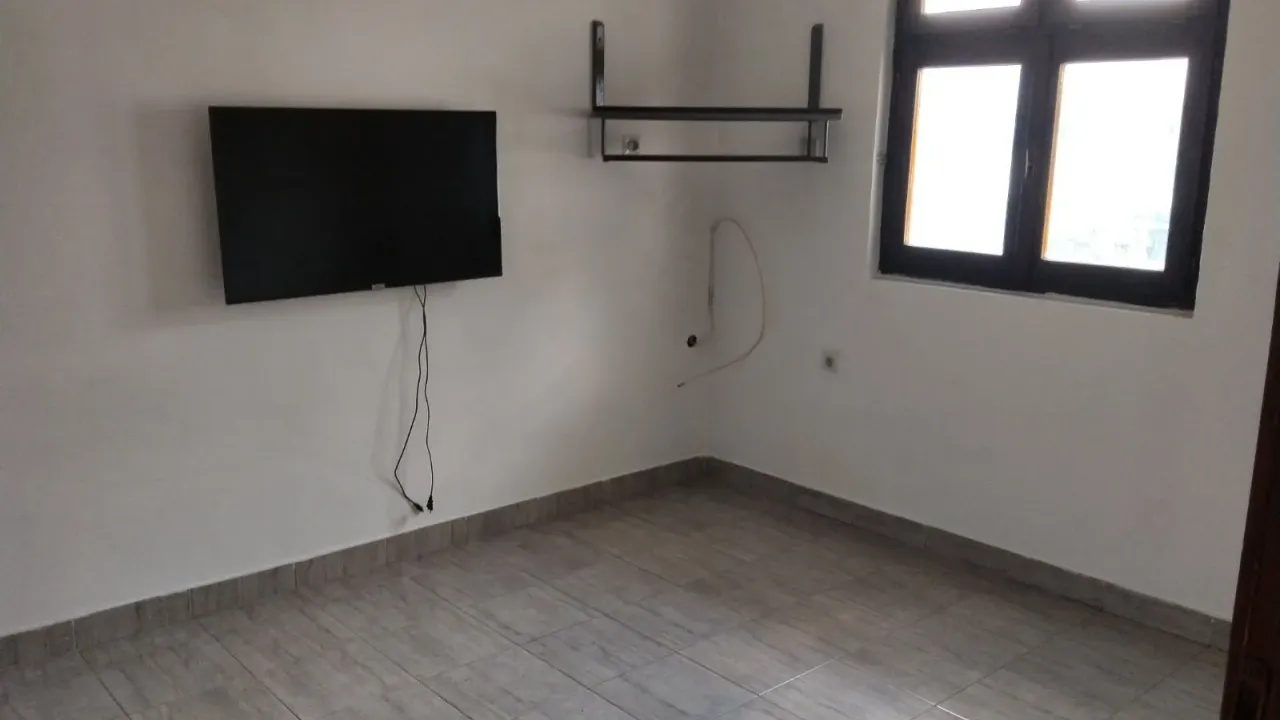 Izdavanje, kuća, 100m², Kolašin, Crna Gora