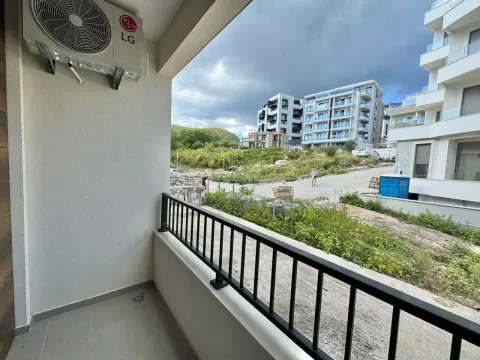 Sale, one bedroom apartment, 45m², Bečići, Budva - image 6