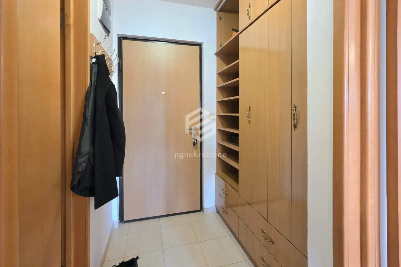 Rent, one bedroom apartment, 45m², Stari Aerodrom, Podgorica