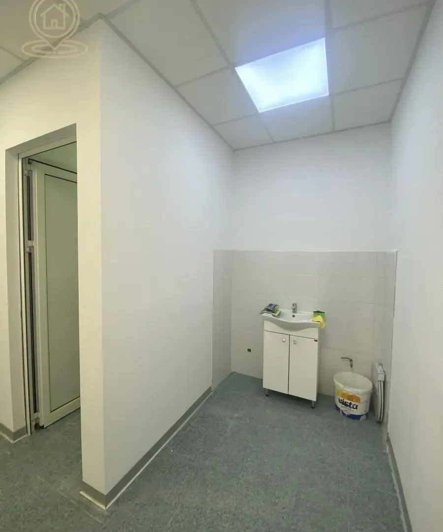Rent, office space, 528m², Dom zdravlja, Niš