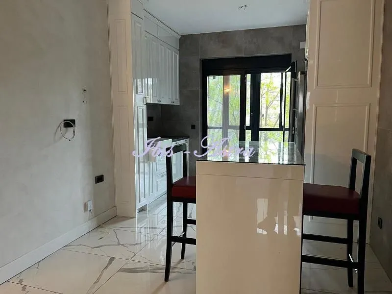 Rent, apartment, 120m², Kalenić Pijaca, Vračar Sve Podlokacije