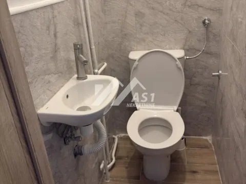 Izdavanje, trosoban stan, 65m², Centar, Novi Sad - image 8