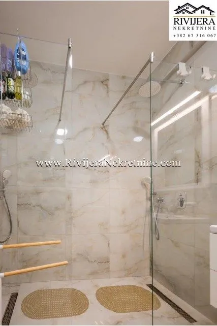 Prodaja, dvosoban stan, 63m², Tivat, Crna Gora