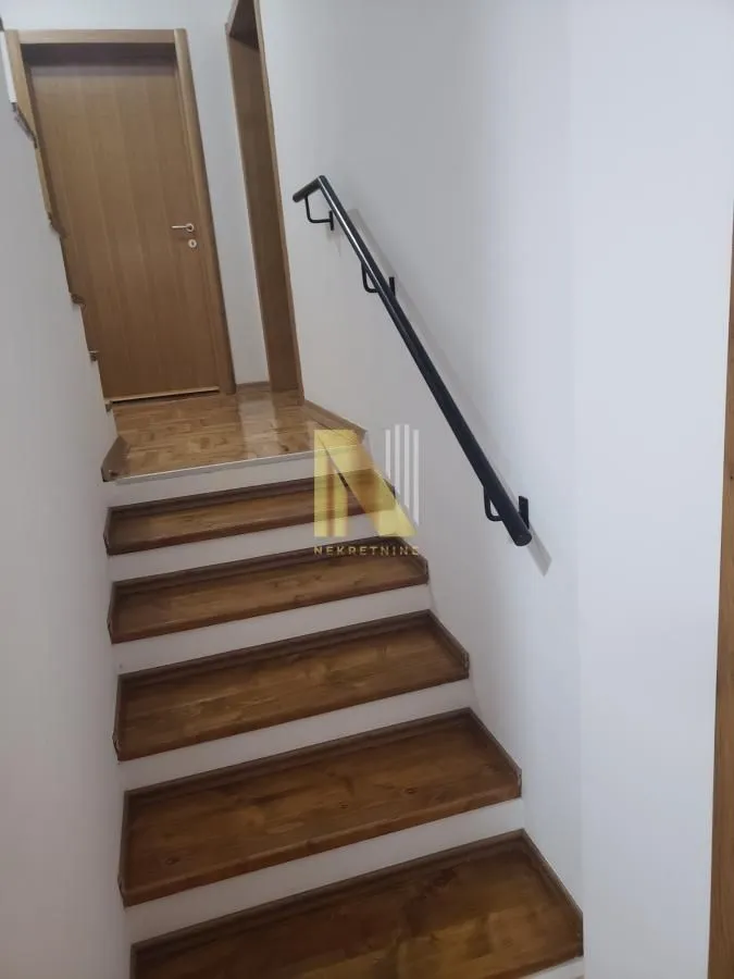 Prodaja, kuća, 350m², Sremska Kamenica, Petrovaradin