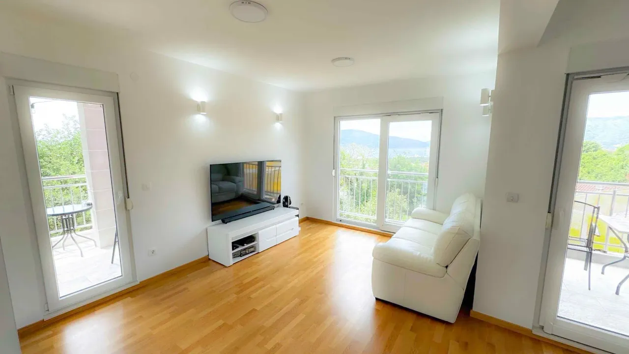 Prodaja, dvosoban stan, 72m², Tivat, Crna Gora