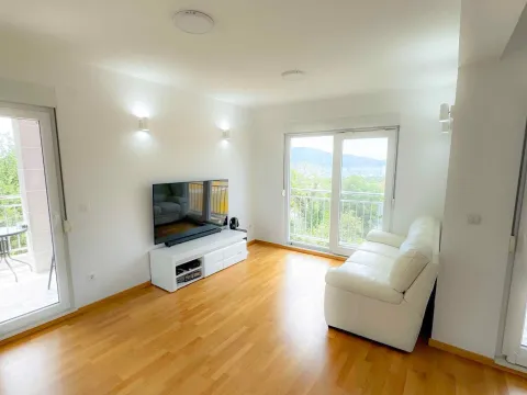 Prodaja, dvosoban stan, 72m², Tivat, Crna Gora