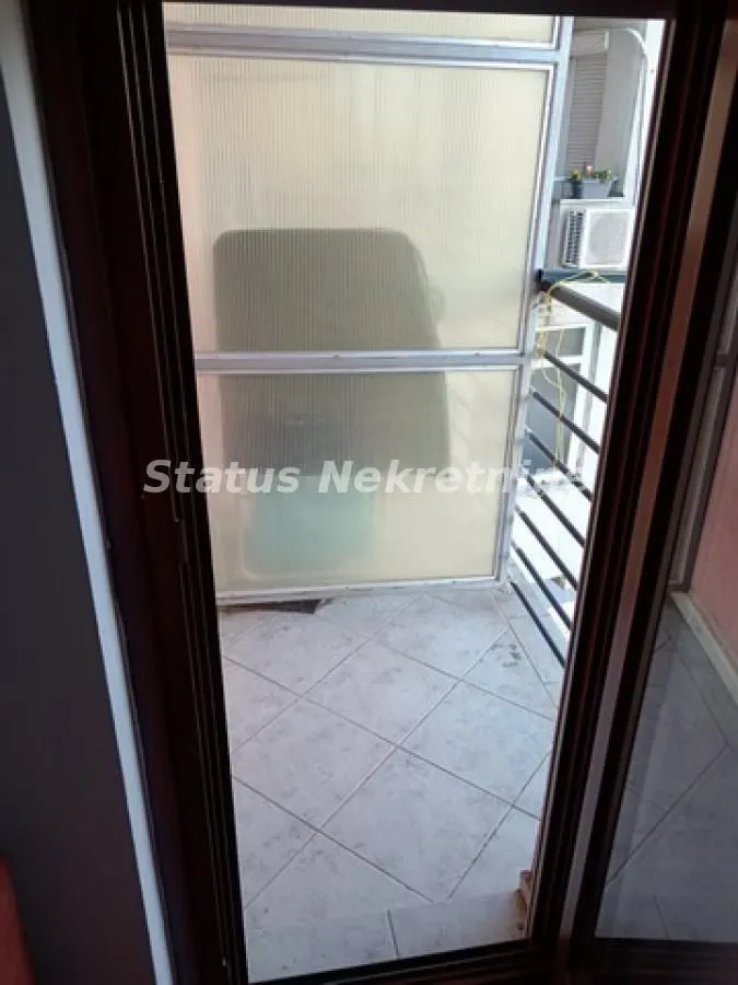 Izdavanje, garsonjera, 24m², Salajka, Novi Sad Sve Podlokacije