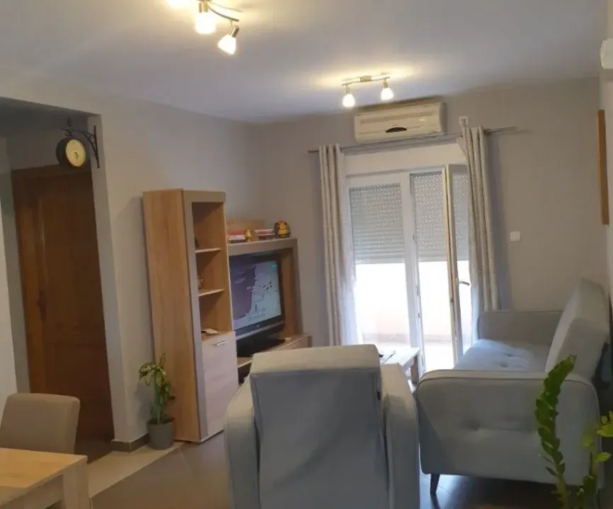 Rent, two bedroom apartment, 52m², Kalimanj, Tivat
