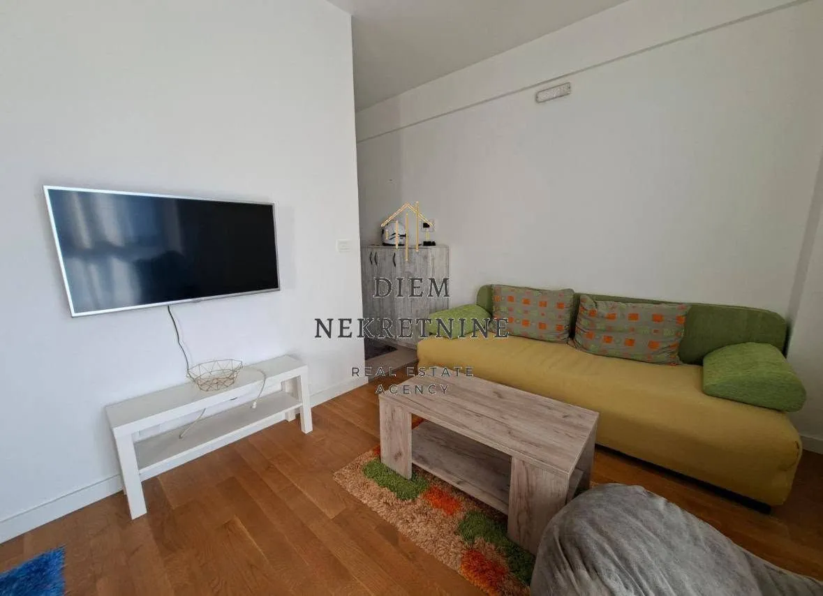 Rent, studio apartment, 33m², Centar, Bar