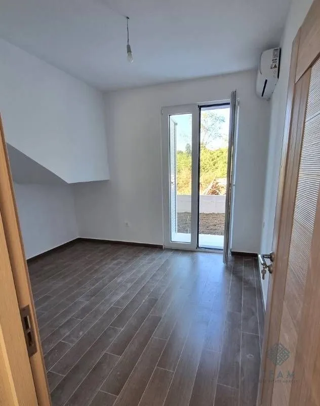 Prodaja, dvosoban stan, 68m², Đenovići, Herceg Novi