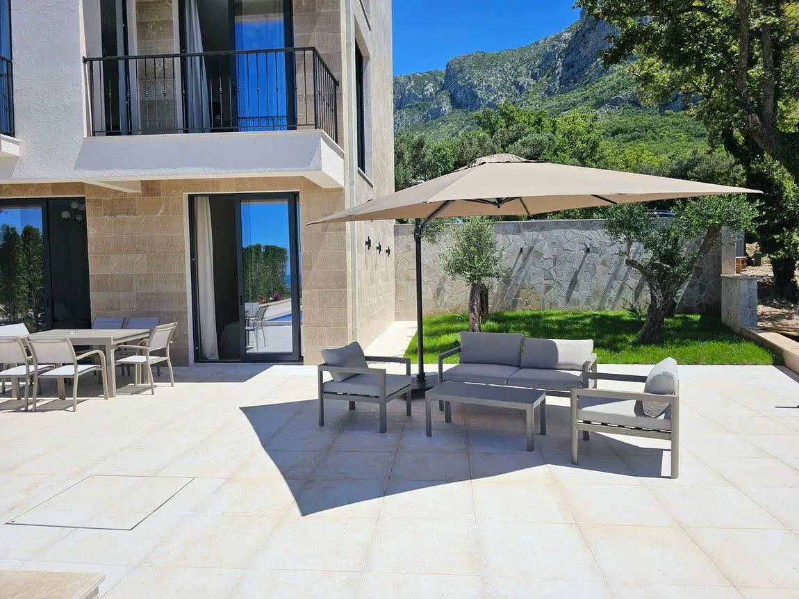 Sale, house, 220m², Reževići, Budva