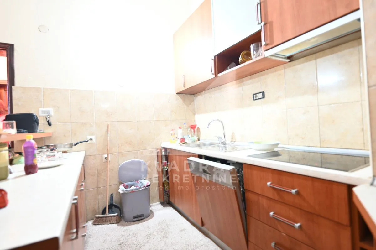 Sale, house, 261m², Dalmatinska ulica, Podgorica