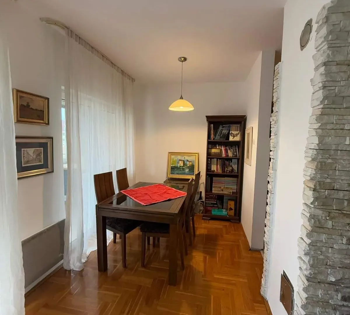 Izdavanje, dvosoban stan, 76m², Stari Aerodrom, Podgorica