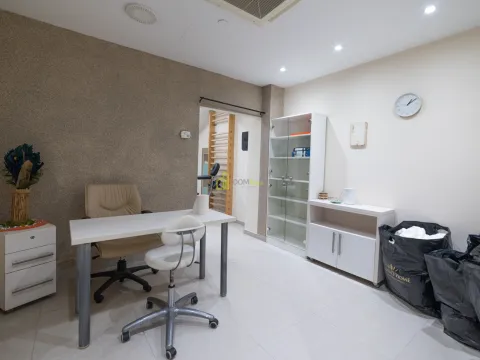 Prodaja, poslovni prostor, 1343m², Centar, Podgorica - image 27