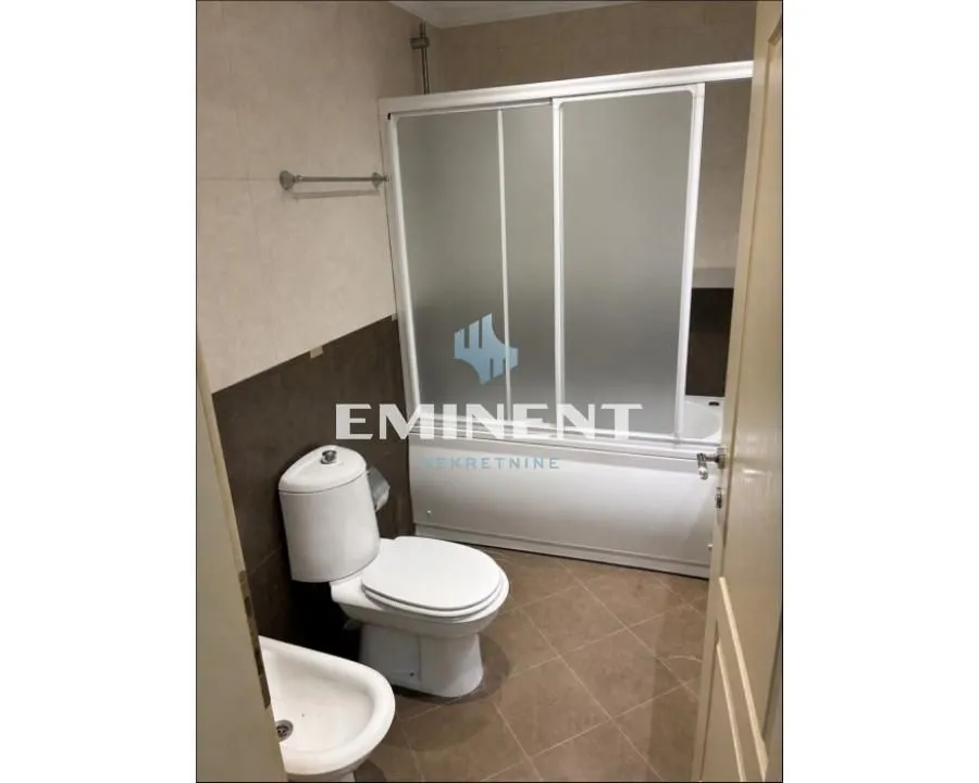 Izdavanje, trosoban stan, 72m², Voždovac Sve Podlokacije, Beograd