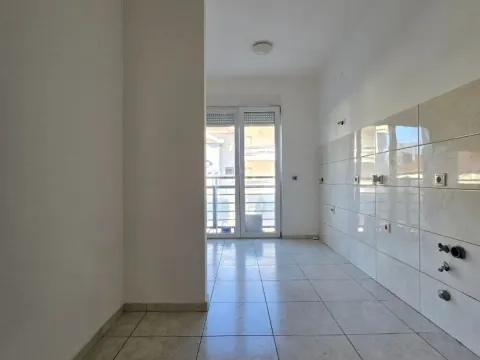 Prodaja, dvosoban stan, 73m², Blok 9, Podgorica - image 2