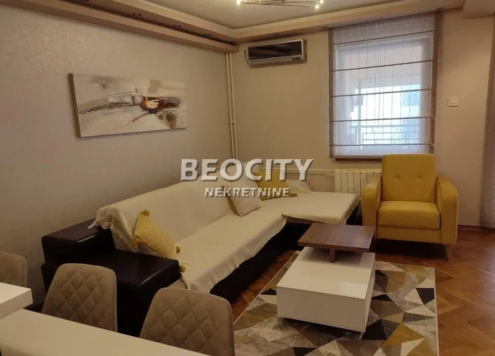 Izdavanje, trosoban stan, 81m², Centar, Novi Sad