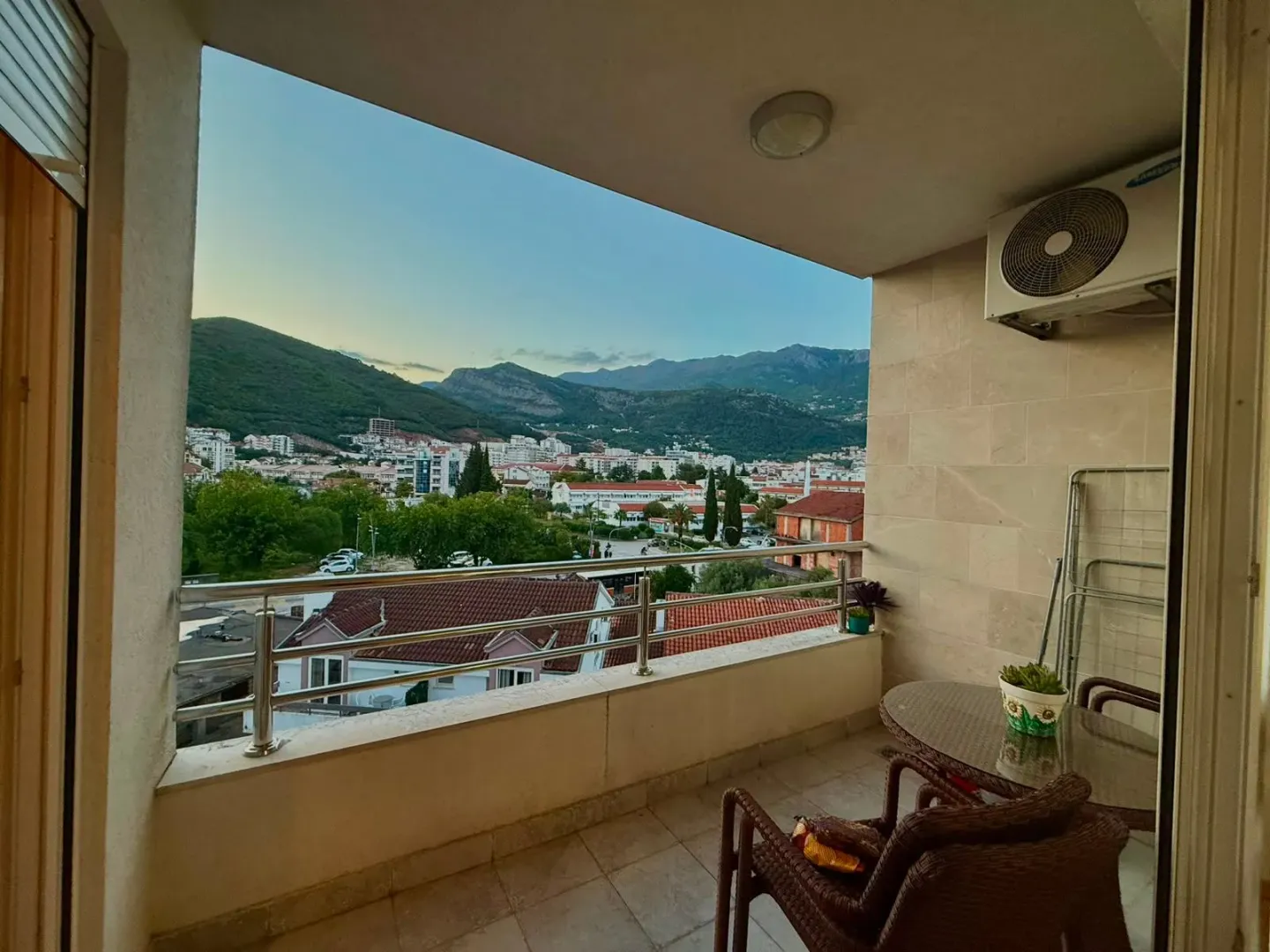 Rent, one bedroom apartment, 45m², Centar, Budva