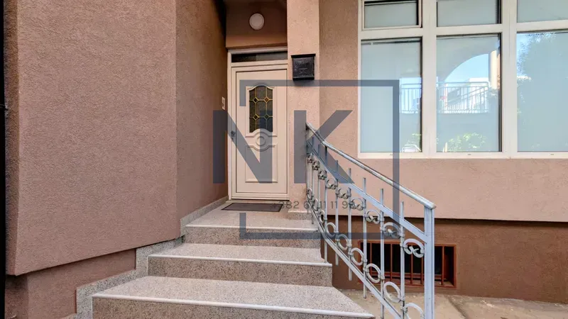 Rent, four bedroom apartment, 150m², Stari Aerodrom, Podgorica