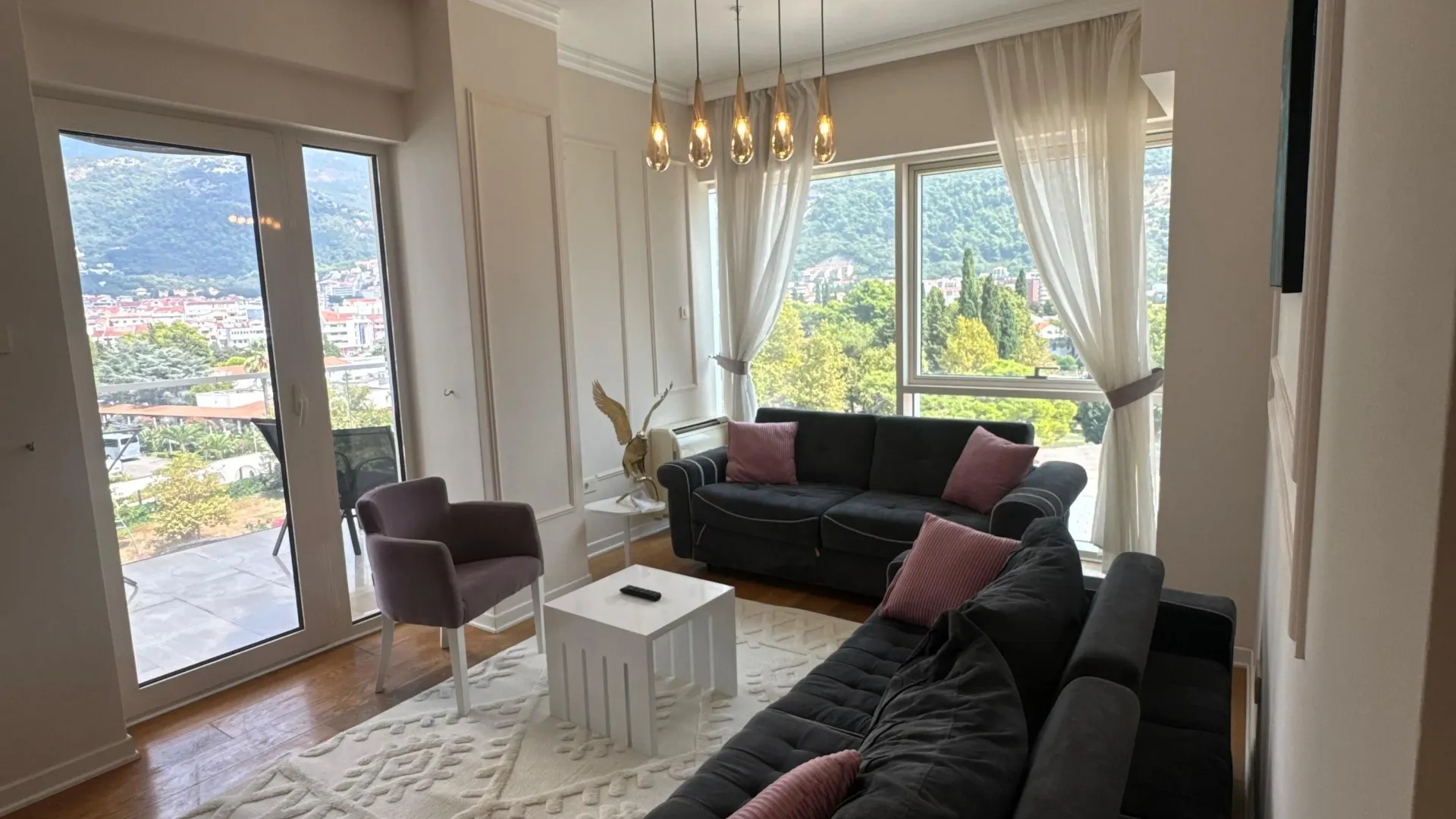 Rent, three bedroom apartment, 98m², Centar, Budva