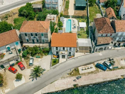 Izdavanje, kuća, 170m², Donja Lastva, Tivat - image 2
