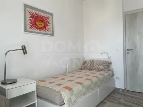 Izdavanje, trosoban stan, 90m², Tivat, Crna Gora - image 12