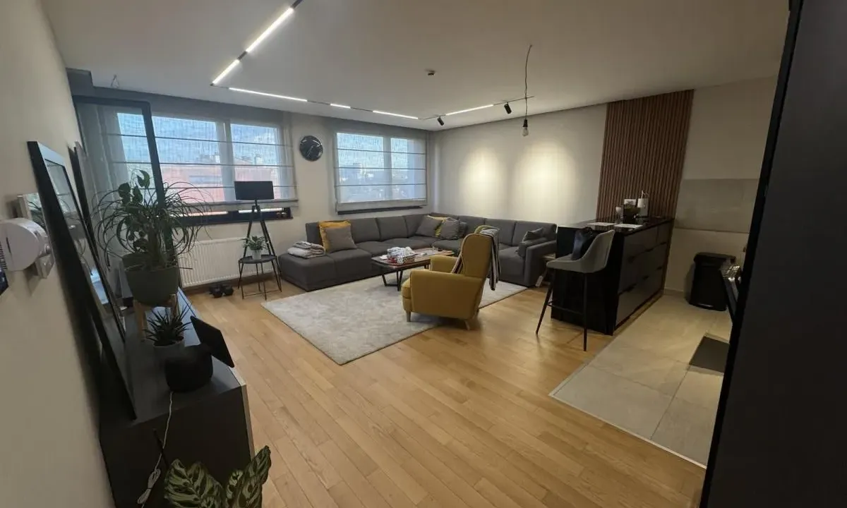 Prodaja, dvosoban stan, 69m², Adamovićevo Naselje, Novi Sad Sve Podlokacije