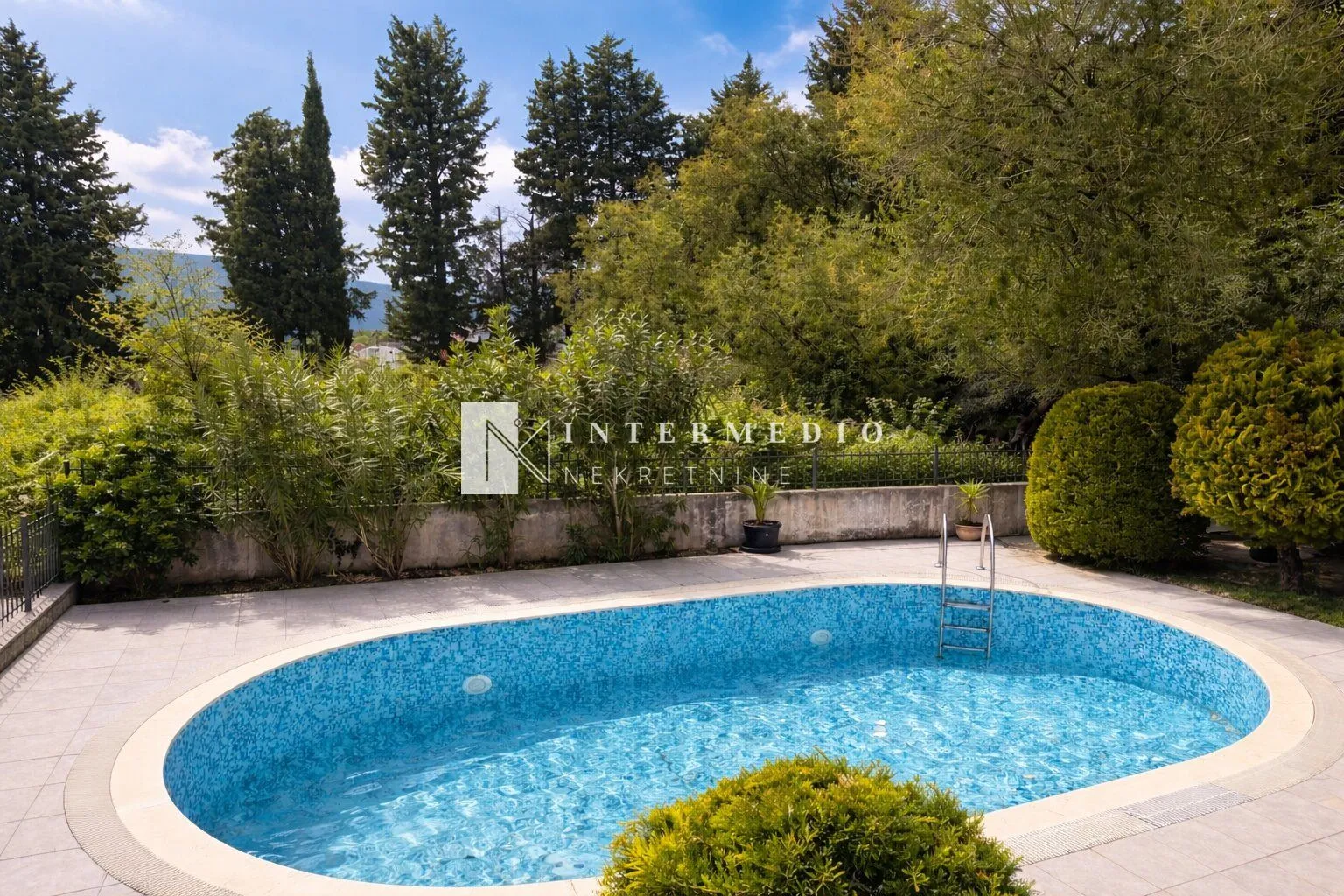 Prodaja, jednosoban stan, 47m², Baošići, Herceg Novi