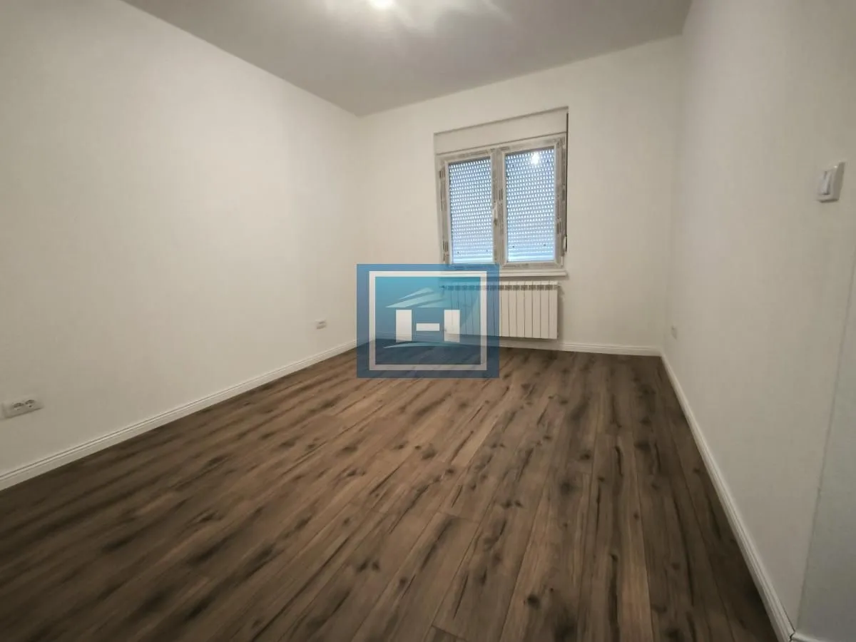 Prodaja, kuća, 400m², Varvarin, Srbija