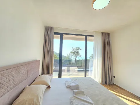 Rent, house, 250m², Višnjevo, Kotor - image 14