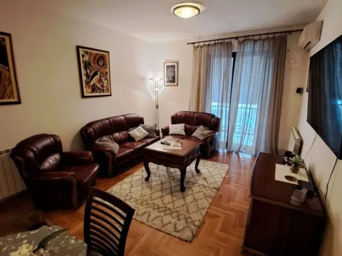 Izdavanje, dvosoban stan, 75m², Preko Morače, Podgorica - image 2