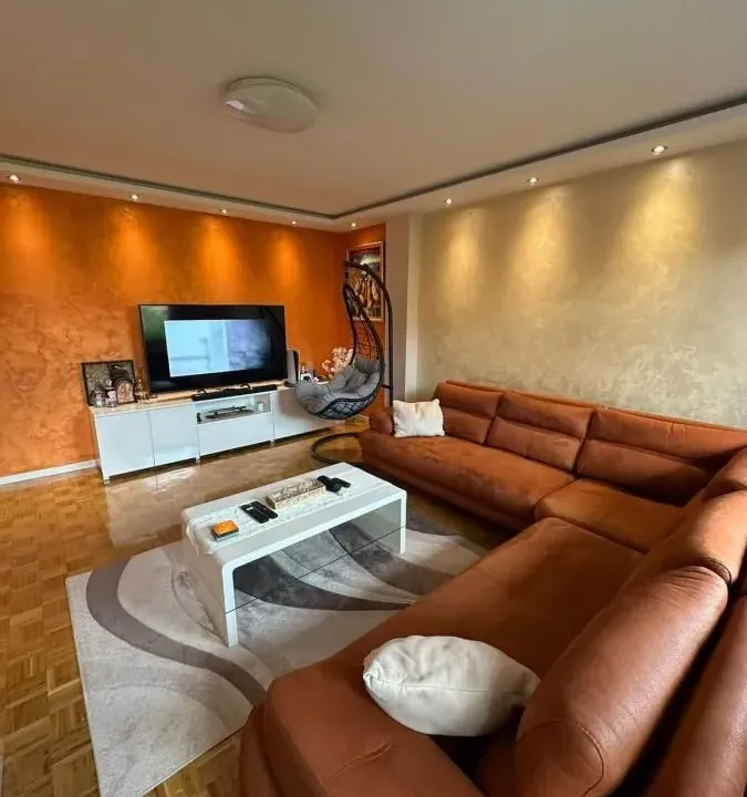 Prodaja, trosoban stan, 80m², Novo naselje, Novi Sad