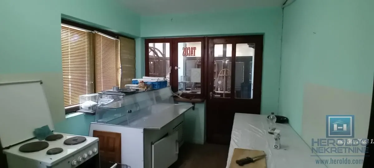 Rent, office space, 67m², Ćuprija, Srbija