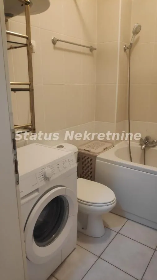 Izdavanje, garsonjera, 30m², Grbavica, Novi Sad Sve Podlokacije