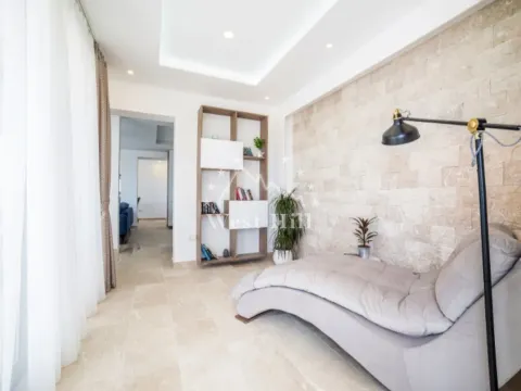 Prodaja, kuća, 170m², Bečići, Budva - image 13