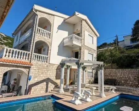 Prodaja, kuća, 300m², Bar, Crna Gora