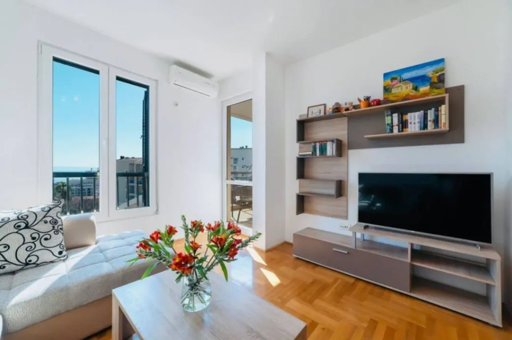 Sale, two bedroom apartment, 69m², Bečići, Budva