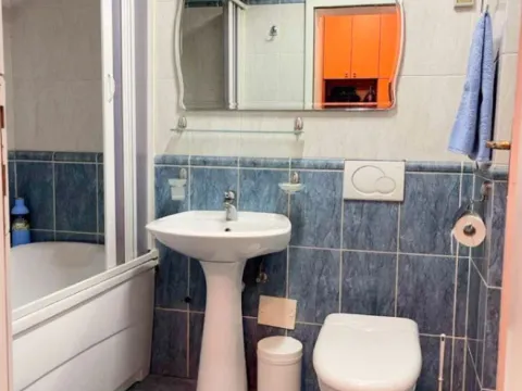 Izdavanje, dvosoban stan, 76m², Centar, Podgorica - image 4