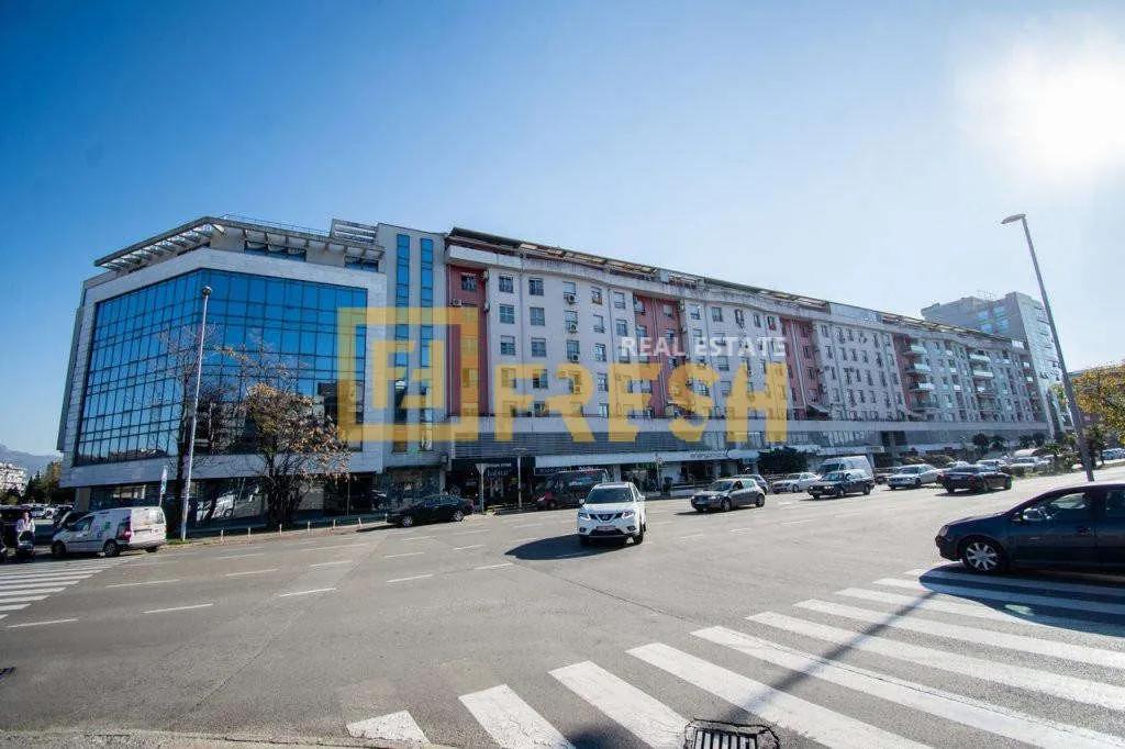 Izdavanje, poslovni prostor, 83m², Preko Morače, Podgorica