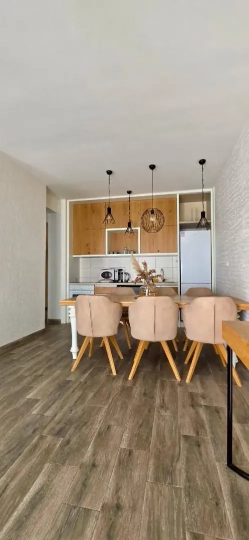 Izdavanje, dvosoban stan, 86m², Bečići, Budva