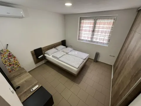 Prodaja, kuća, 174m², Centar, Niš - image 7