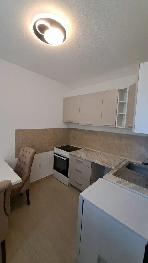 Rent, studio apartment, 32m², Blok 6, Podgorica