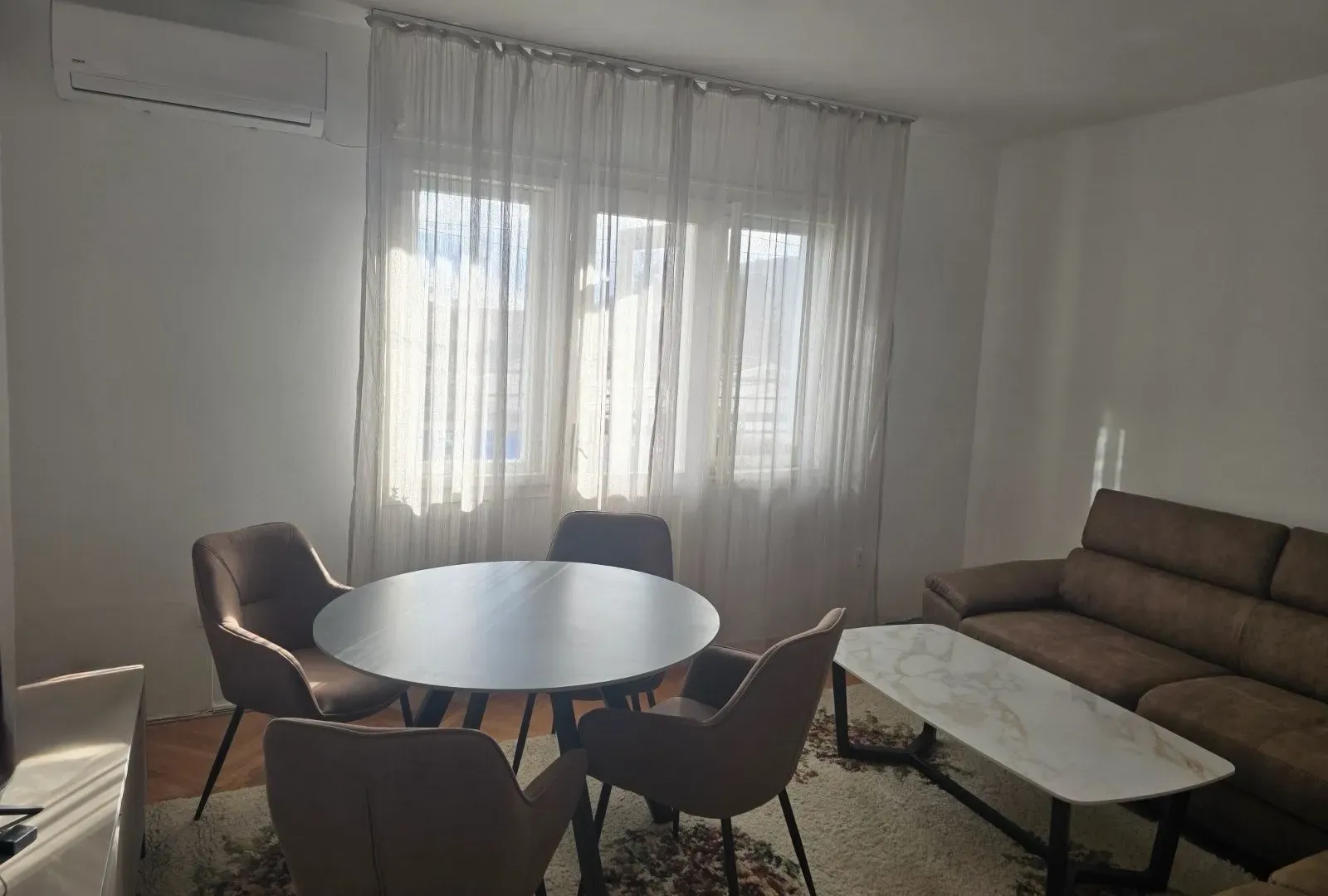 Izdavanje, trosoban stan, 67m², Centar, Herceg Novi